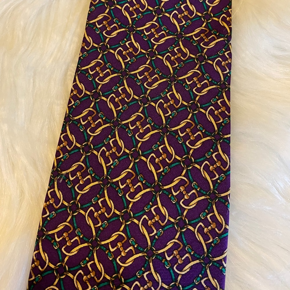 Brooks Brothers purple w/gold chains 100% silk